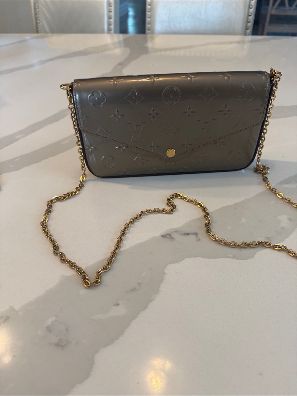 Louis Vuitton Vernis Monogram Envelope Crossbody in Shiny Taupe - Picture 3 of 5